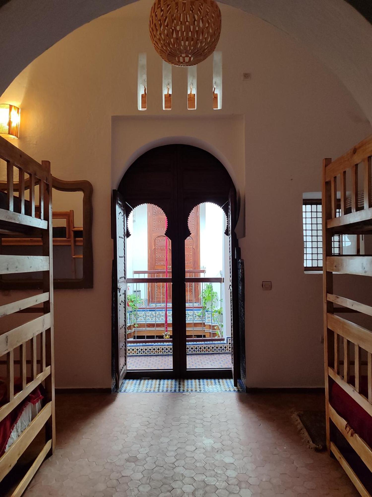 Hostel Four Seasons Tétouan Exteriör bild