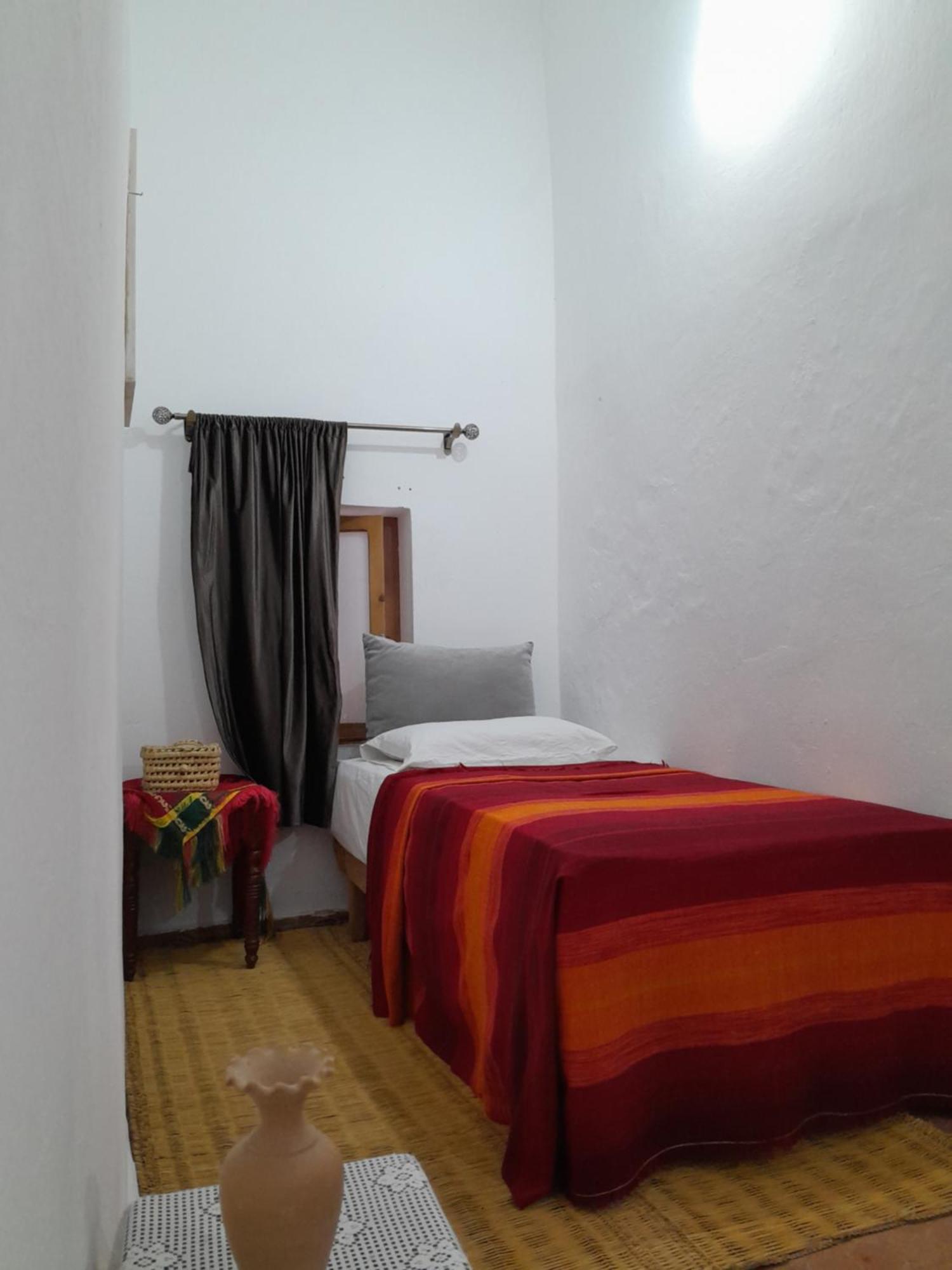 Hostel Four Seasons Tétouan Exteriör bild